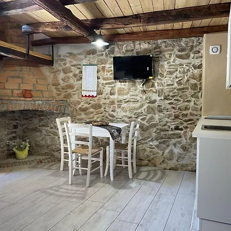 Antica Dimora Fora E' Muros Ammentos Appartamento Posada (Sardinia)